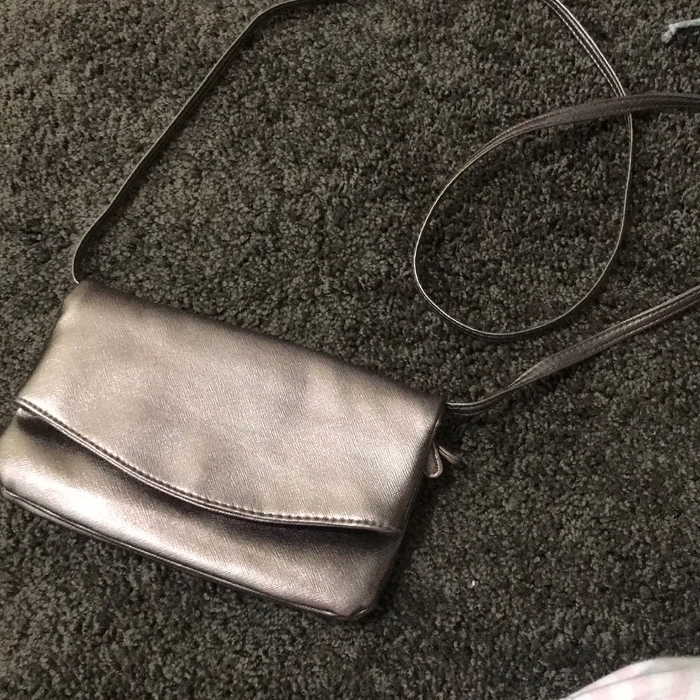 Simple cross body bag
